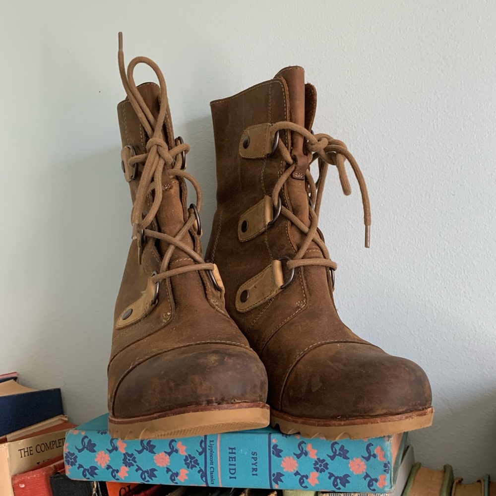 Sorel Joan of Arctic wedge II lace up booties